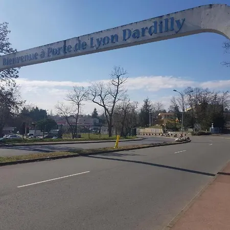 L'escapade Dardilly, Confort Pour Pros, Parking Prive Διαμέρισμα